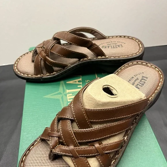 Woman’s Eastland Sandals - Size: 6 - Brand new in box - Picture 2 of 8